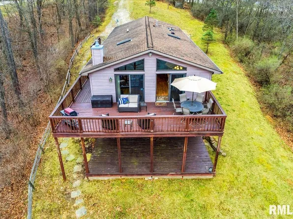 225 N Shore Pl, Dahinda, IL 61428