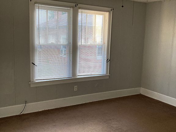3rd image of 305 6th St #3