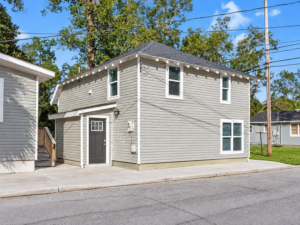 430 Lawton Ave #A