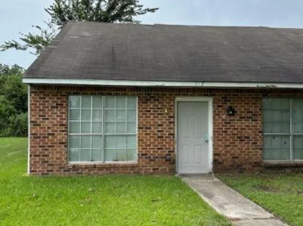 1112 Chemin Dr, Baker, LA 70714