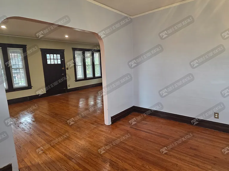 3254 Hogarth St — Photo 9