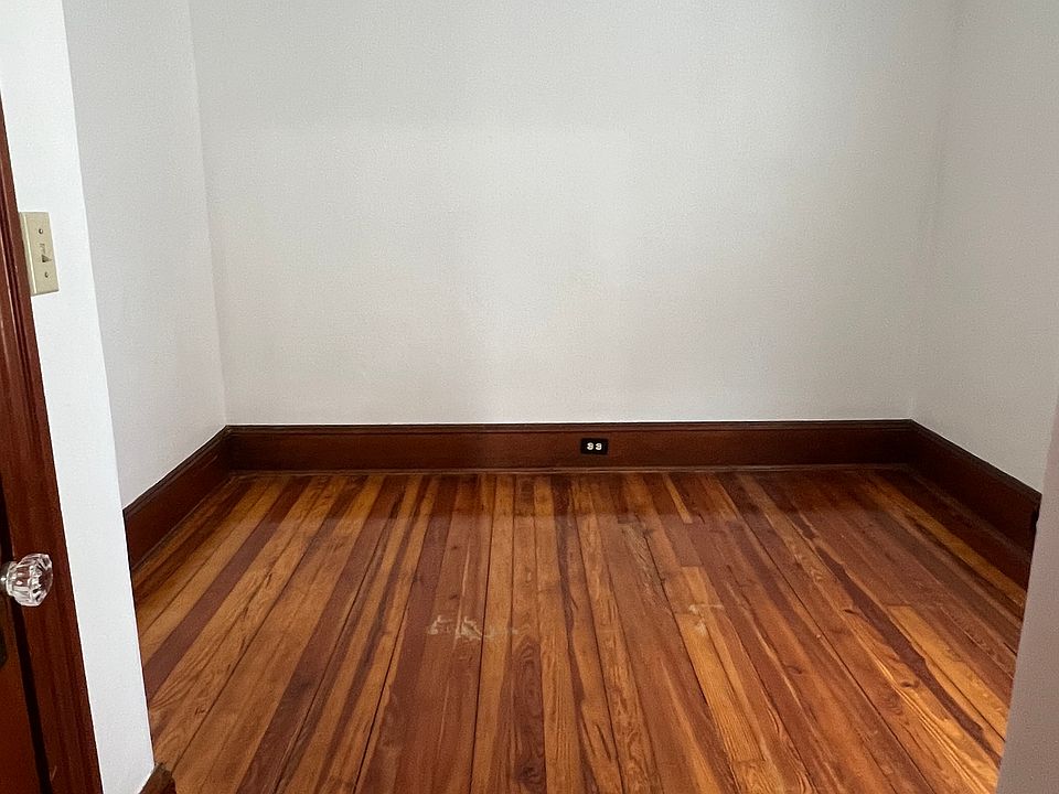 1st image of 179 Eugenia St