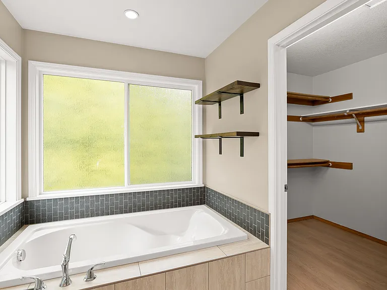 8307 SW 64th Ave — Photo 6