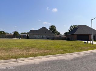 114 Sanctuary Ln, Lafayette, LA 70503