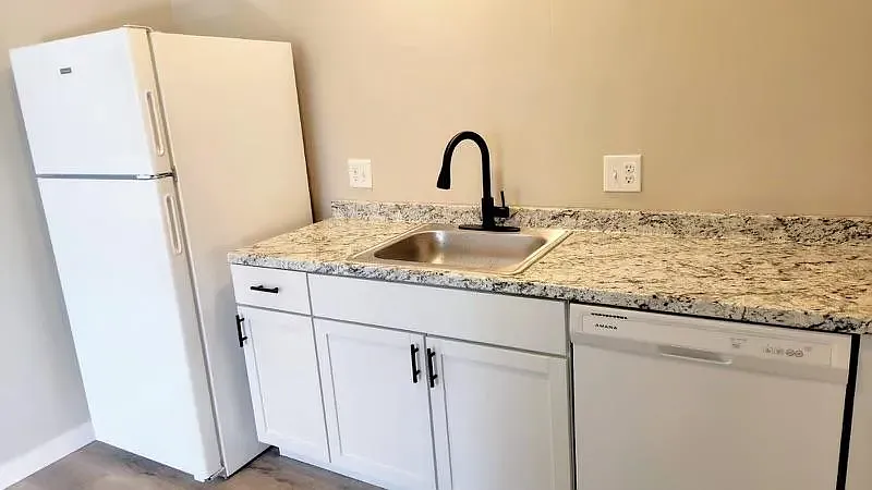 3 bed, 1000 sqft, $1,250 — Photo 3