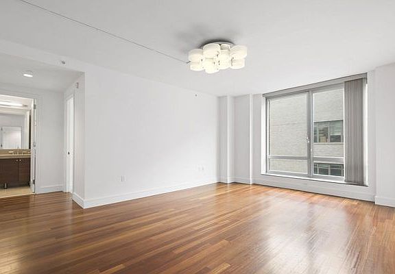 4th image of 30 West St APT 10G
