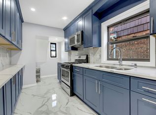 13325 228th St, Springfield Gardens, NY 11413