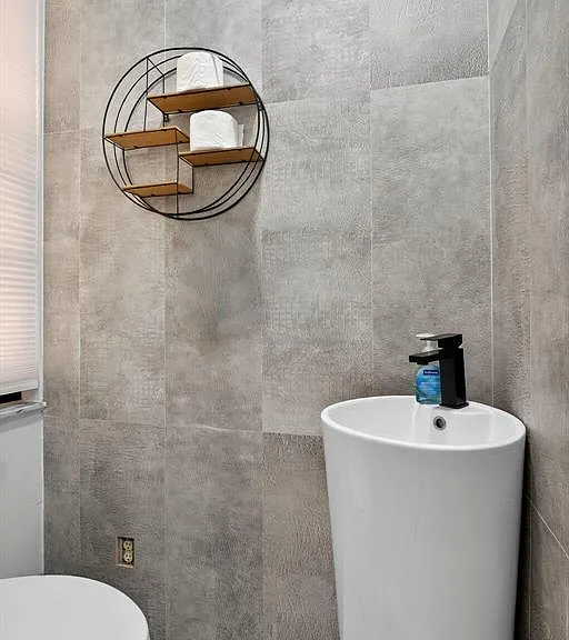 11910 Glenmore Dr — Photo 13