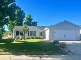 208 Bow St, Douglas, WY 82633