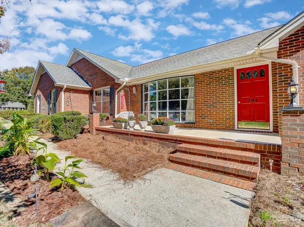 101 Hannon Dr, Dallas, NC 28034