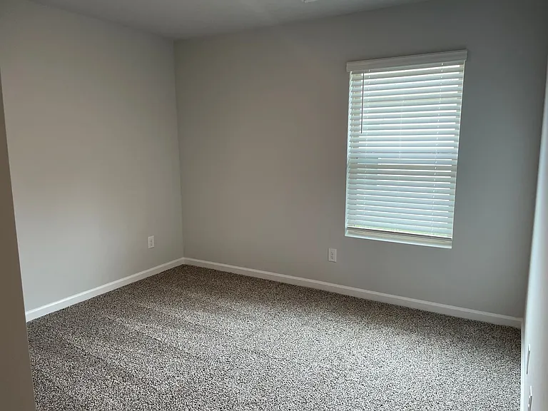 273 Ashland Dr SW — Photo 4