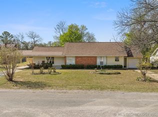 612 Brown Ave, Comanche, OK 73529