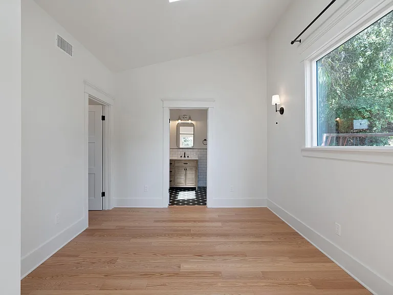 5634 Raber St — Photo 16
