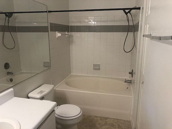 3rd image of 5616 Pinnacle Heights Cir APT 304