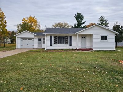 207 W Parker St, Weyauwega, WI, 54983
