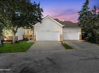 171 E Prominence Hts SW, Calgary, AB T3H 2Z6