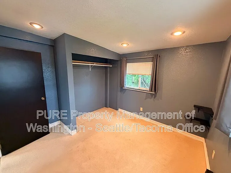 802 9th St SW #1/2 — Photo 9