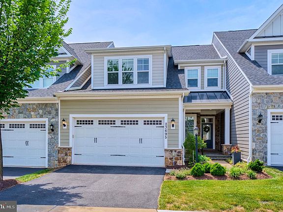 4th image of 23695 Cypress Glen Sq
