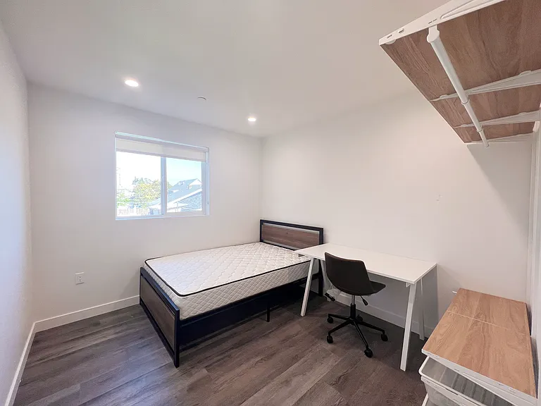 1439 W 37th Dr — Photo 17