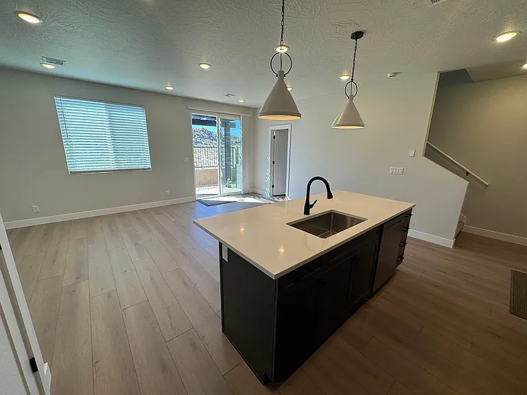 3934 E Fossil Way — Photo 9