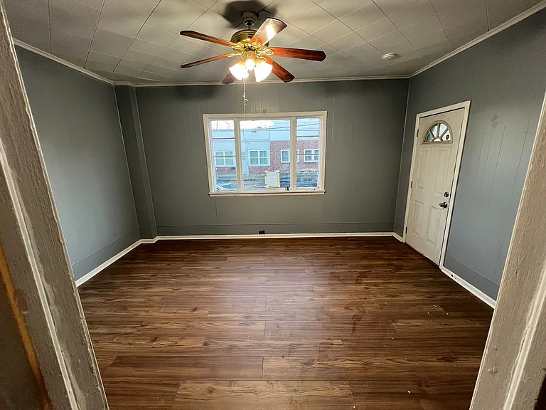 1200 Providence Rd — Photo 4