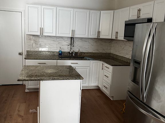 4th image of 21 Dexter St
