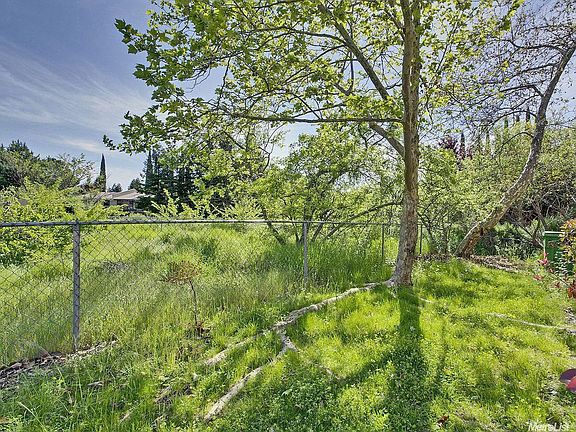 4th image of 3312 La Canada Dr