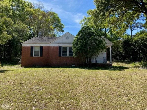 2751 Horseshoe Dr, Macon, GA 31211