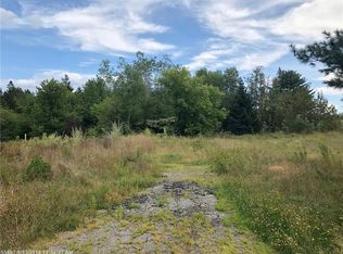 48 Franklin St, Calais, ME 04619