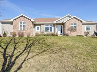 1829 Shady Point Dr, Verona, WI 53593