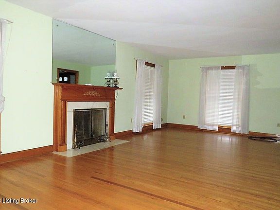 5th image of 3525 Gladden Dr