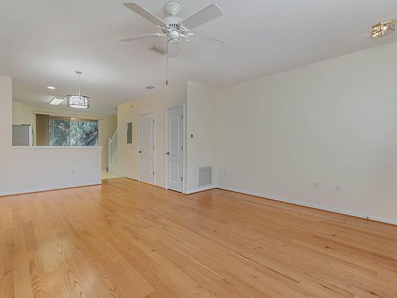 4th image of 1357 Hampton Park Ln