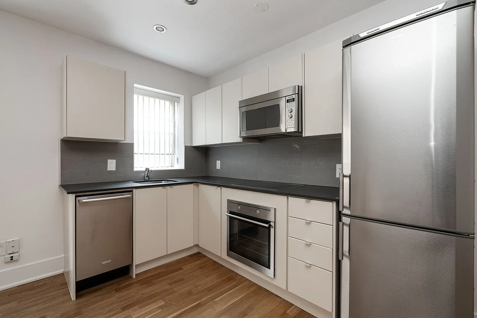 81 Isabella St #3dabe34cb photo 1