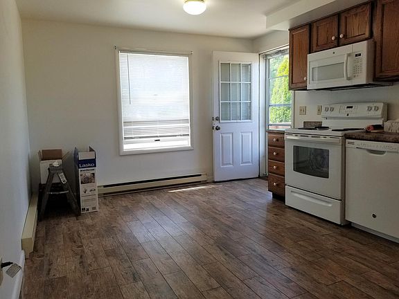 4th image of 65 Dawn Marie Dr