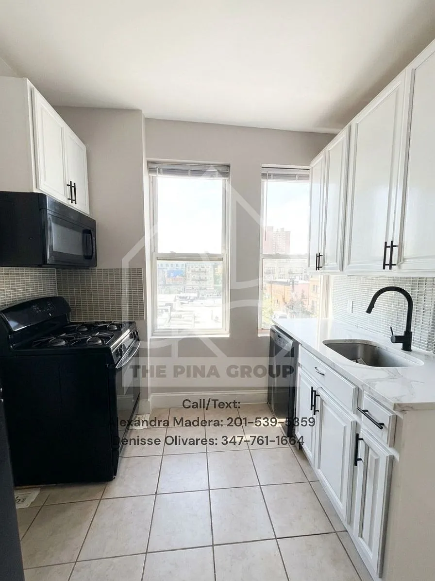 Building Photo - 6120 Monroe Pl #17