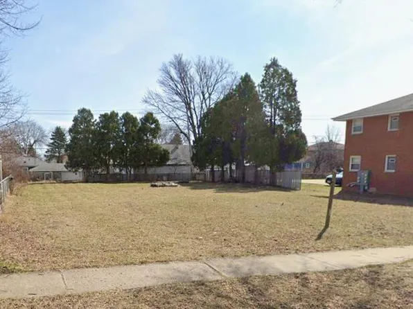 2174 S 96TH STREET, West Allis, WI 53227