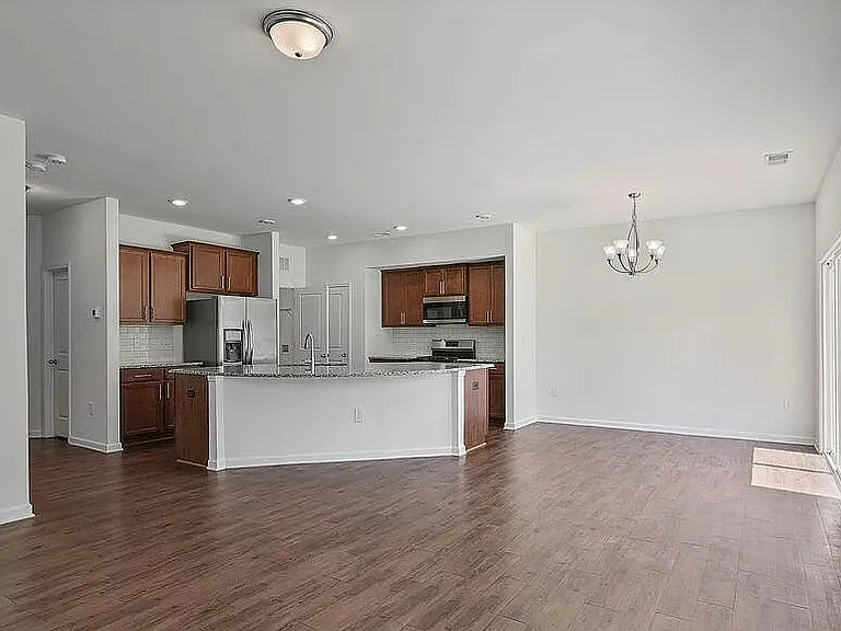 1800 Birdhouse Ln — Photo 5