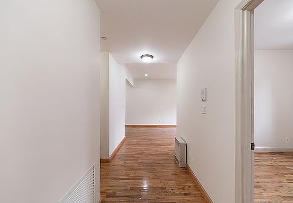 3rd image of 1100 Putnam Ave #2A