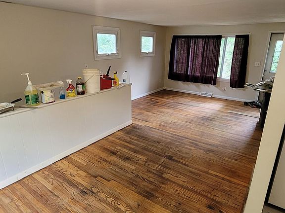 3rd image of 1013 Northway St