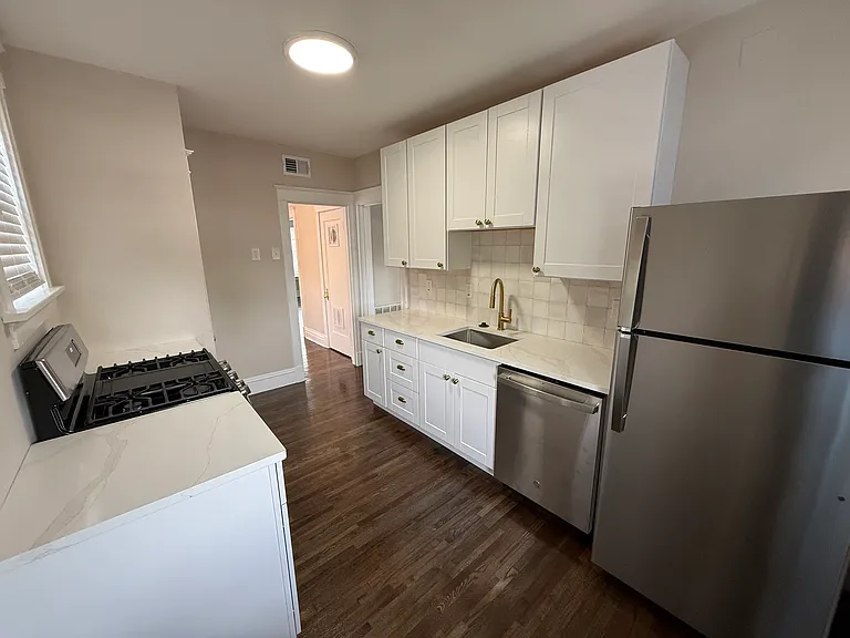 737 Heman Ave #3F — Photo 4