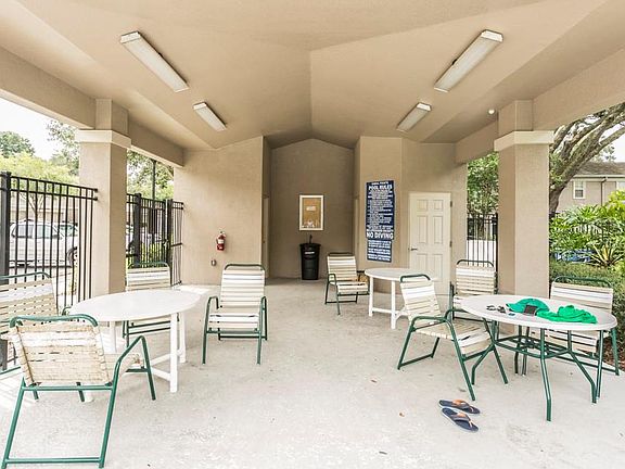 3rd image of 4108 Bismarck Palm Dr