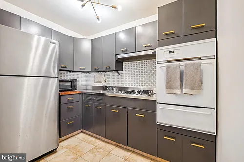 2401 H St NW #903 Photo 1