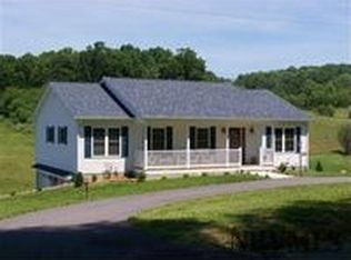 1034 Shepherds Pl, Galax, VA 24333