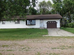 37952 Roadside Ln, Montgomery, MN 56069