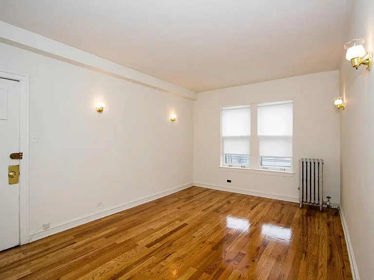 5036 N Sheridan Rd — Photo 3