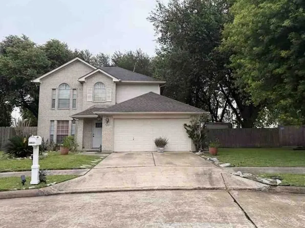 4931 Woodford St, Baytown, TX 77521