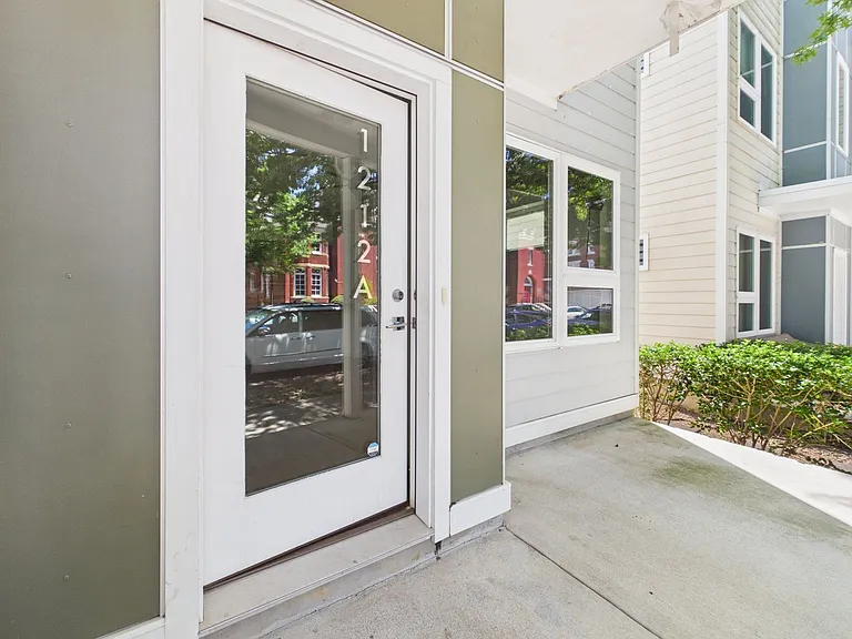 1212 Porter St #A — Photo 3