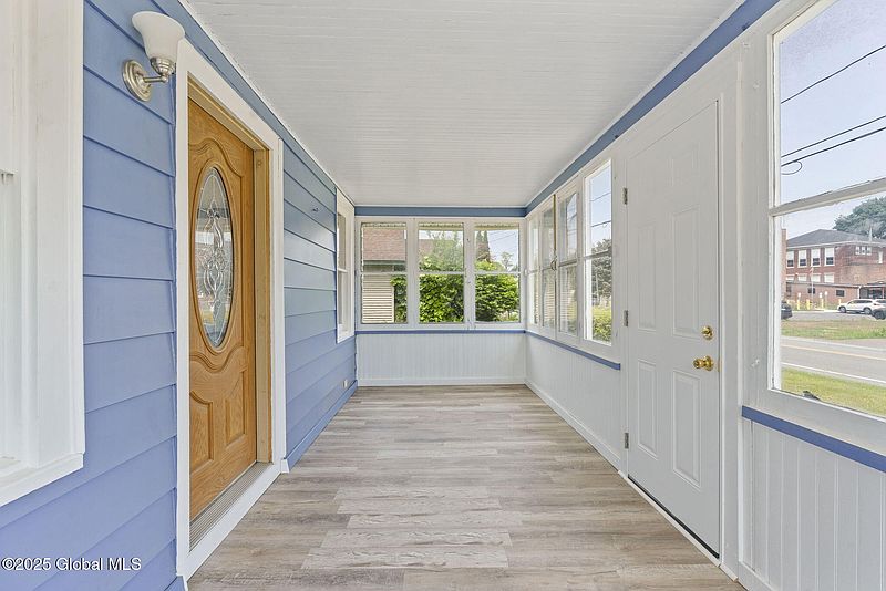 4th image of 210 E Campbell Road