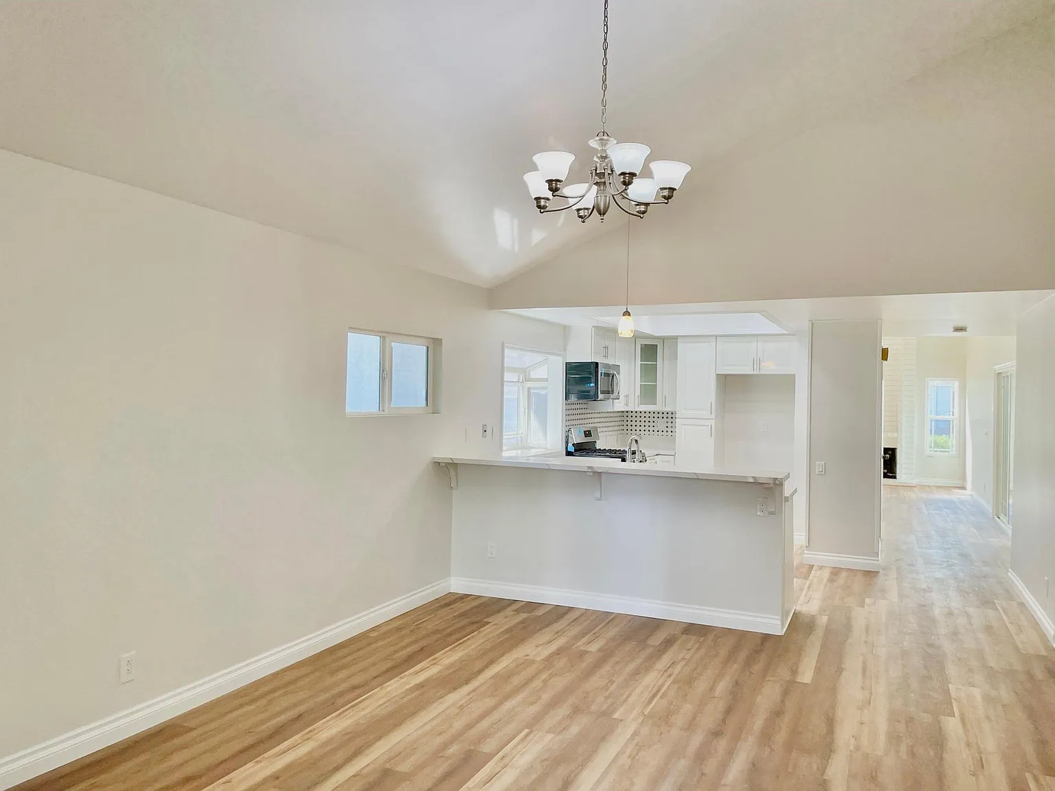 2182 Arbor Cir — Photo 2