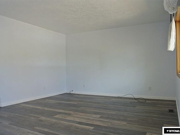 4th image of 345 River View Dr